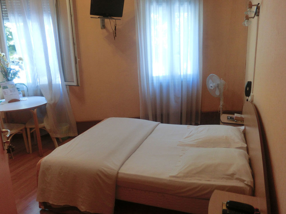 Le Terminus D'Albi Hotel Buitenkant foto
